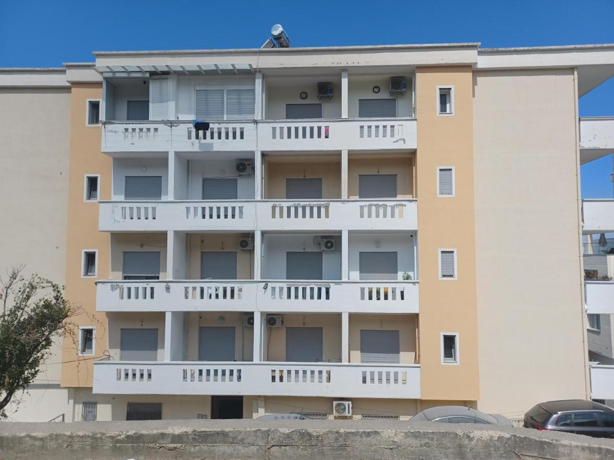 Ari Apartaments Vlorë Exteriér fotografie